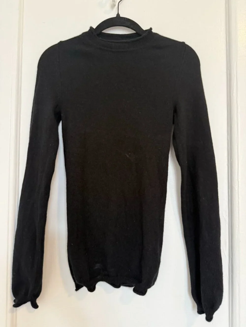 GWYN (f/k/a G Label by Goop) The Minimalist Cashmere Sweater in black